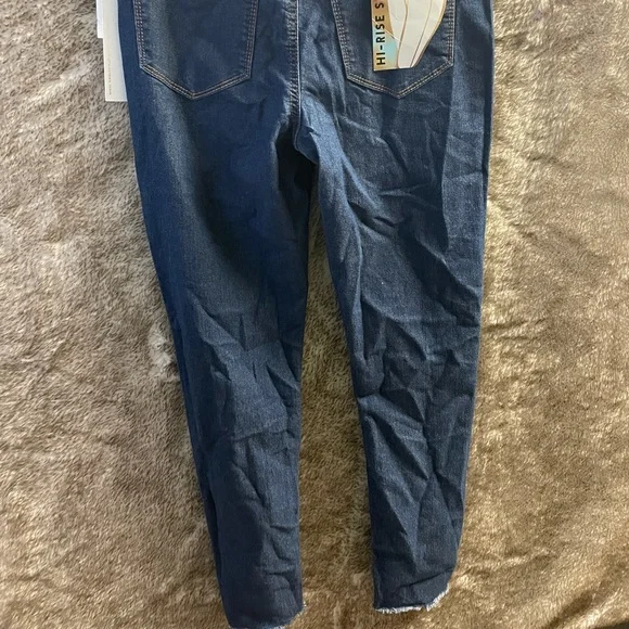 High rise skinny Jean - Picture 2 of 3